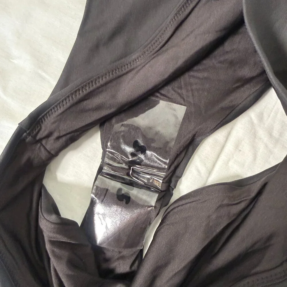 SKIMS Swim Mid Waist Bottom Onyx Size Medium NWT and Liner